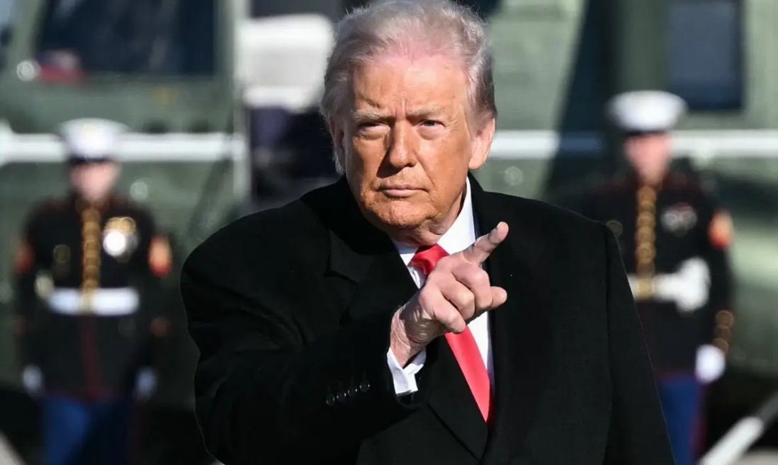 EUA publicam alerta em português para imigrantes e citam Trump